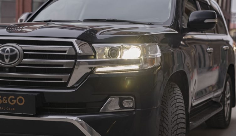 Toyota Land Cruiser 200 Toyota Land Cruiser 200